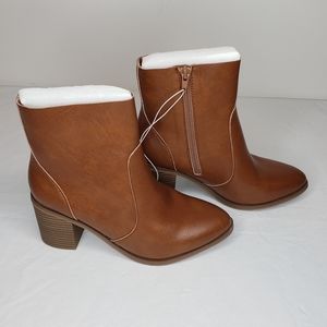 Universal Thread Cleo Heeled Ankle Boot size 9